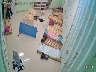 幼儿园监控摄像头破解偸拍幼教小老师恋上渣男社会小青年 1